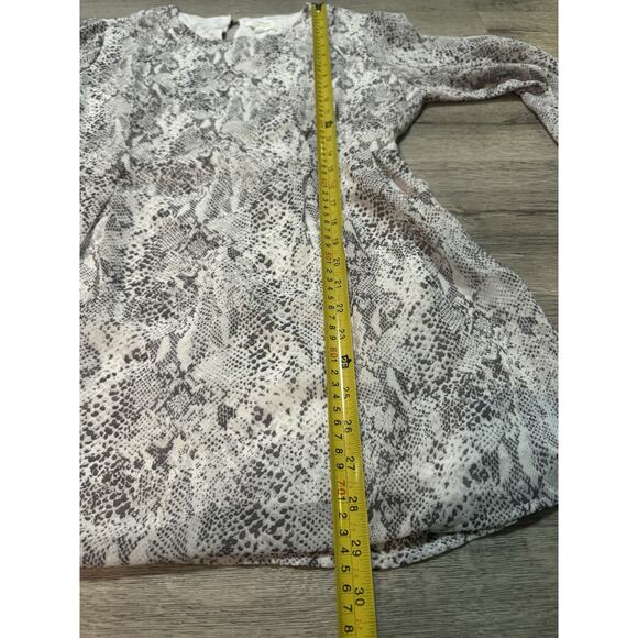 Seraphine Maternity And Nursing Blouse US 10 Snake print White Gray Zippers EUC - Picture 11 of 13